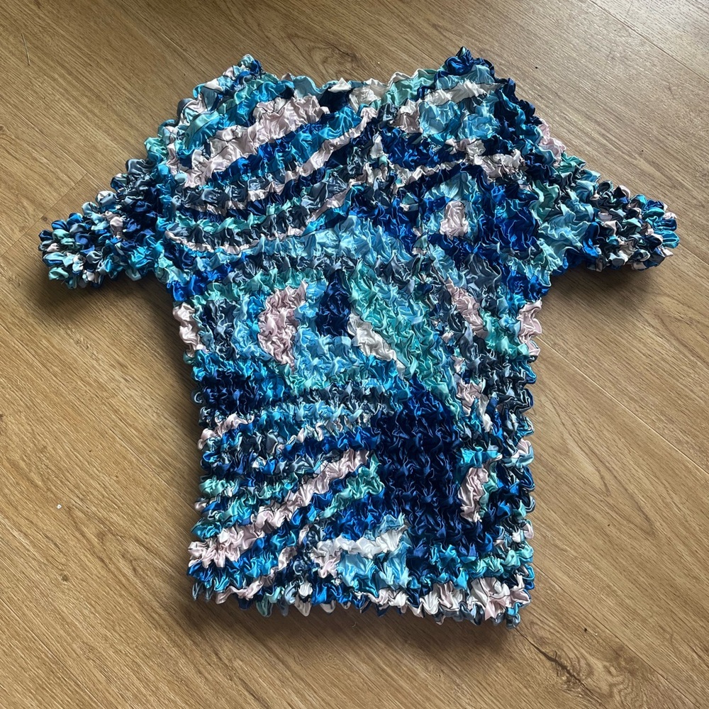 Smocked Short Sleeve Tee in Blue Multi - Unbranded